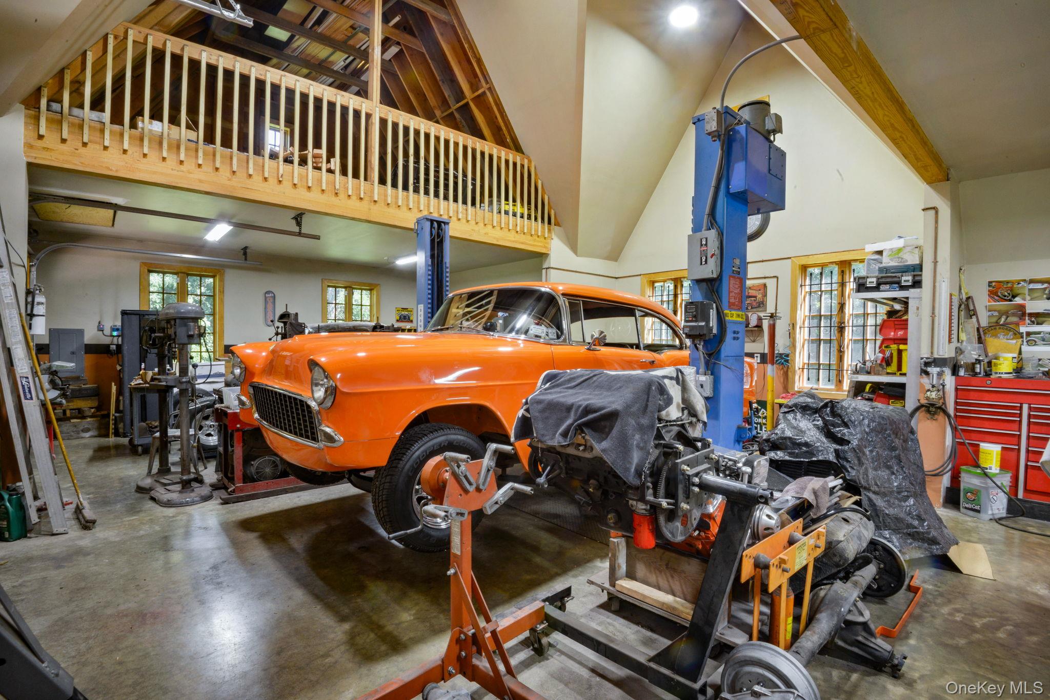 3 Blueberry Hill, Northport, NY 11768