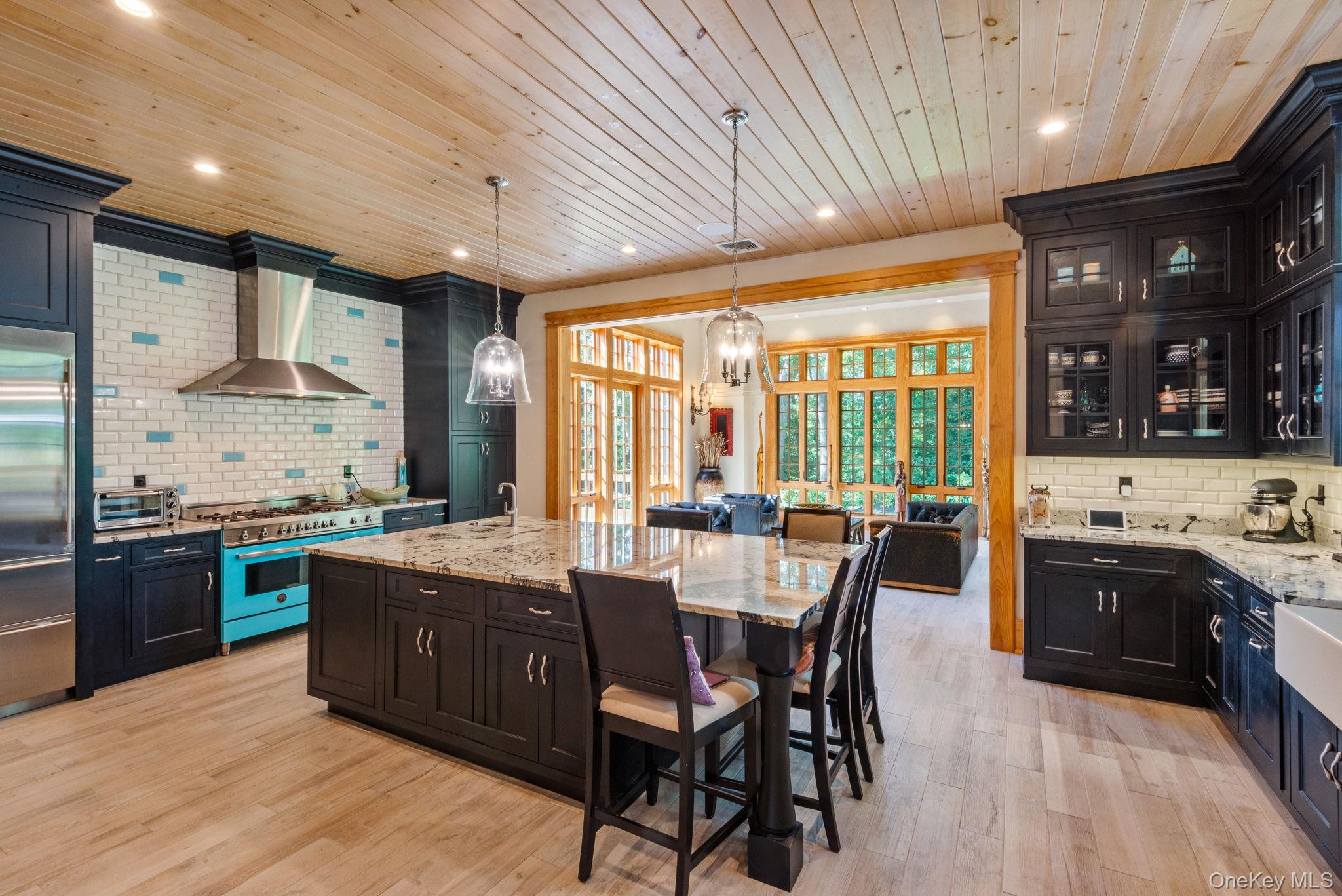 3 Blueberry Hill, Northport, NY 11768