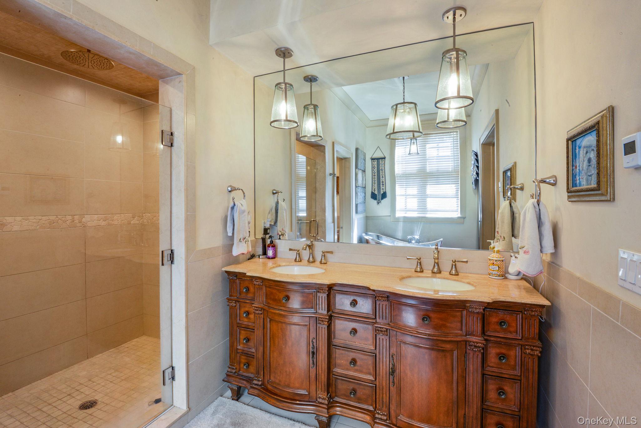 3 Blueberry Hill, Northport, NY 11768