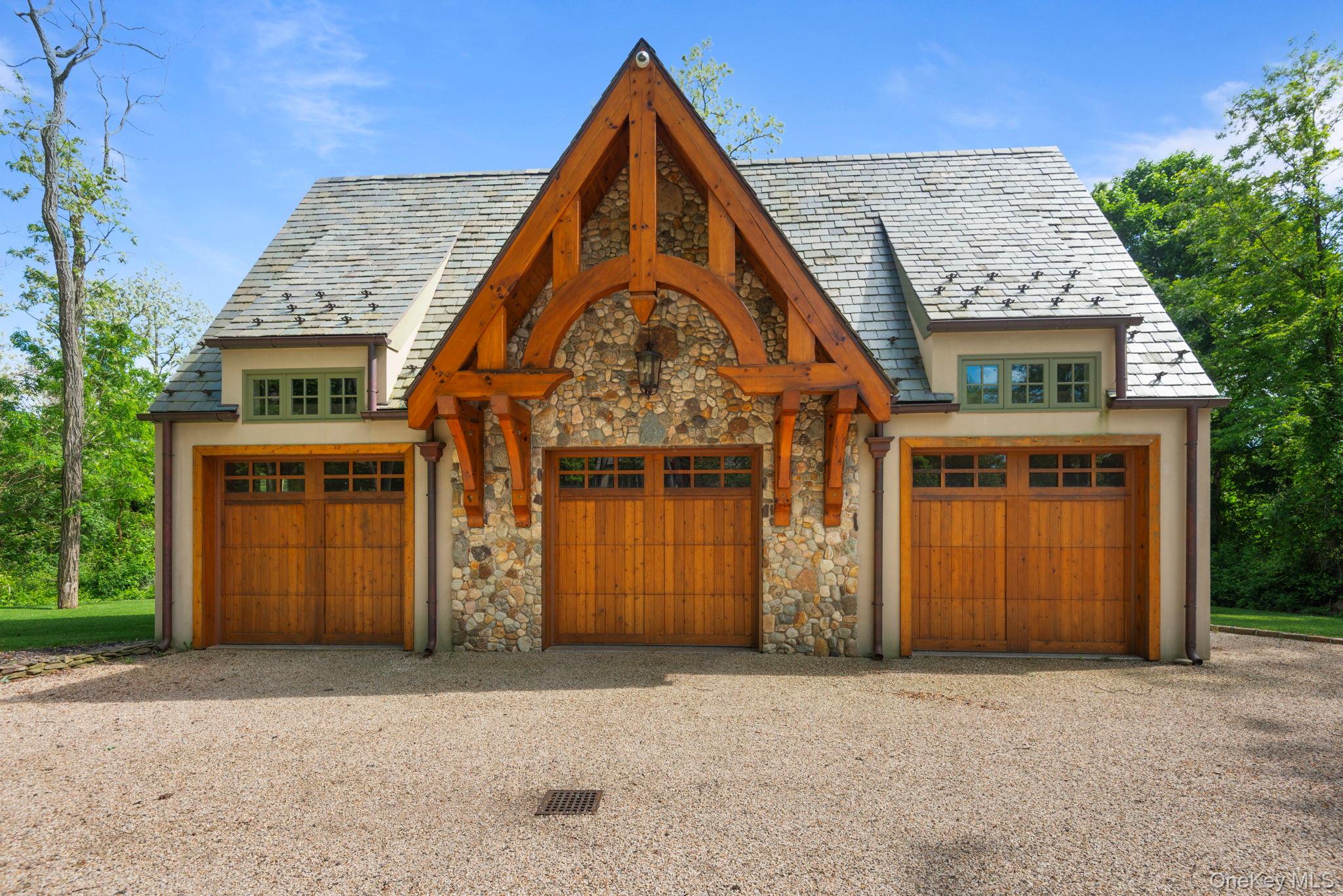 3 Blueberry Hill, Northport, NY 11768