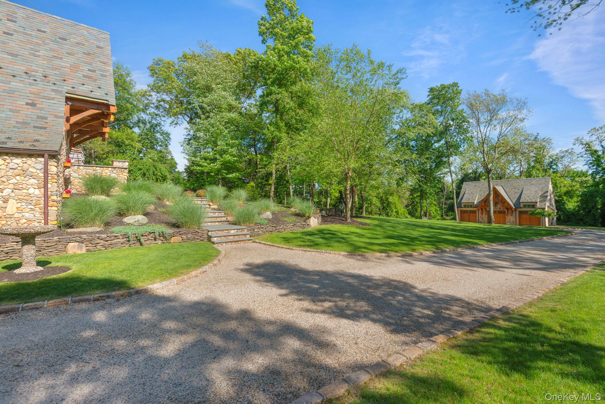 3 Blueberry Hill, Northport, NY 11768