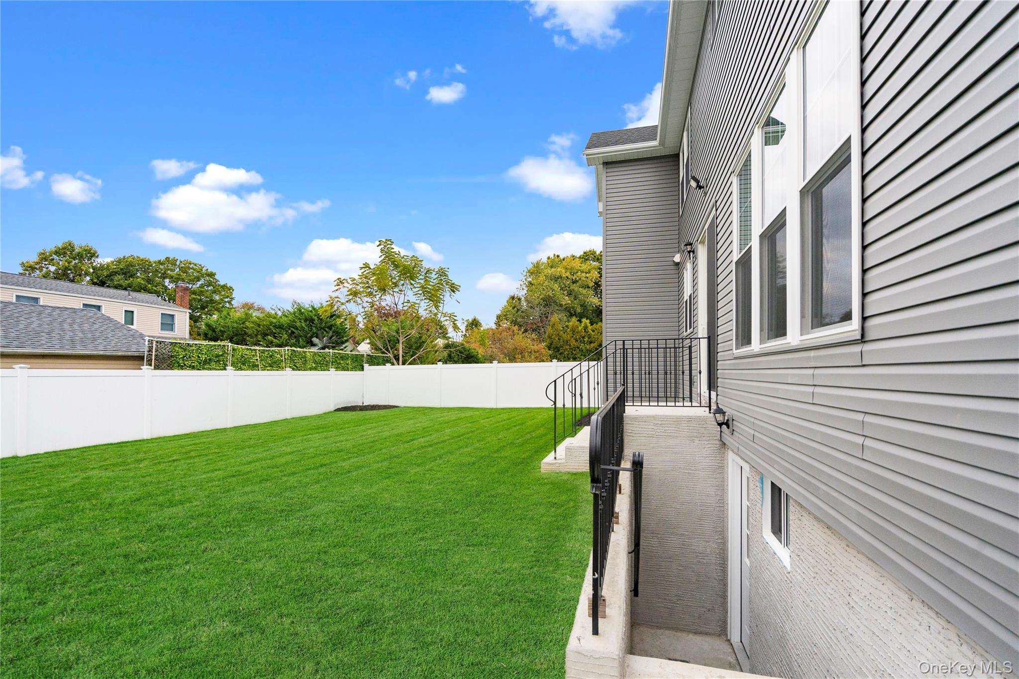 23 Cove Lane, Levittown, NY 11756