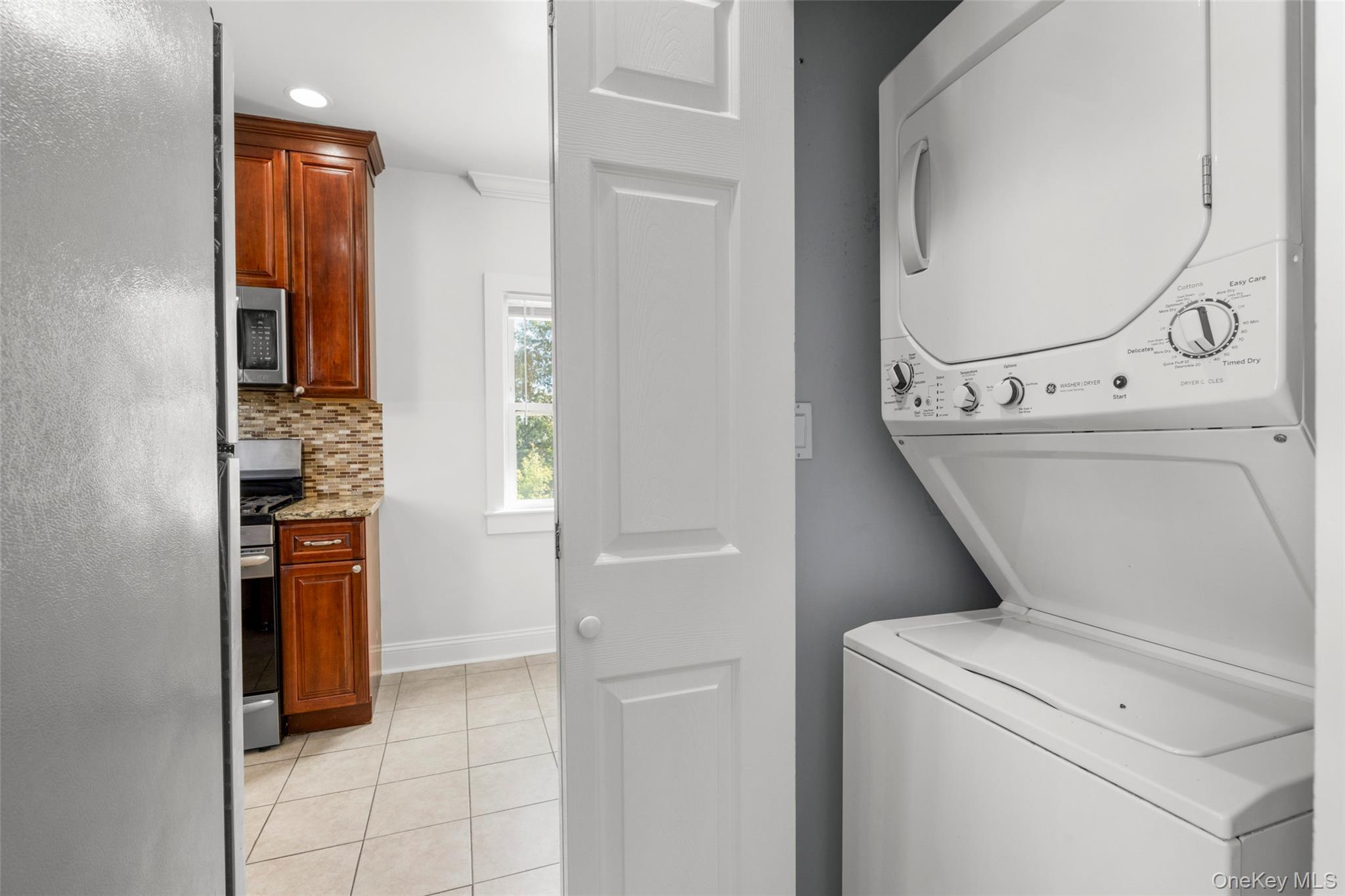 521 Jefferson Avenue # 2nd Floor, Mamaroneck, NY 10543