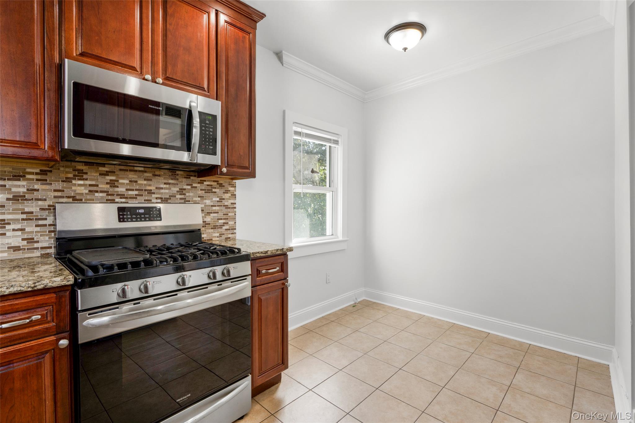 521 Jefferson Avenue # 2nd Floor, Mamaroneck, NY 10543