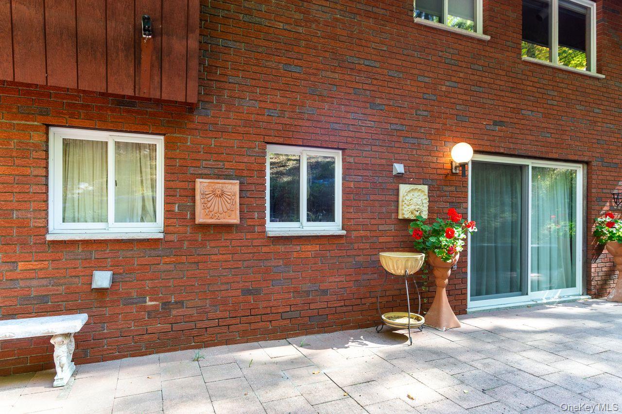 5 Crescent Lane, Putnam Valley, NY 10579