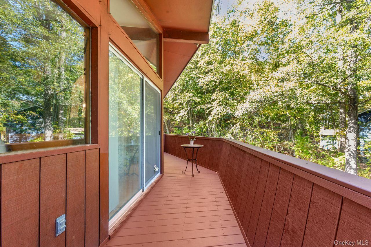 5 Crescent Lane, Putnam Valley, NY 10579