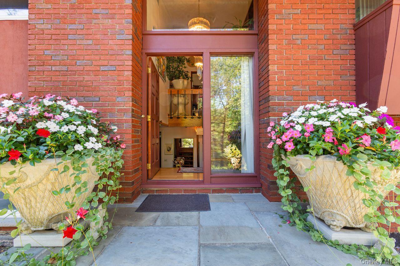 5 Crescent Lane, Putnam Valley, NY 10579