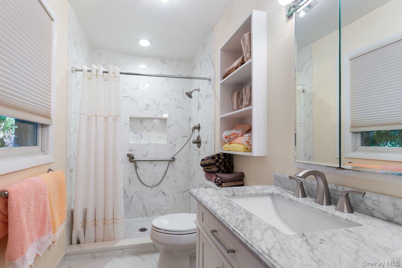 5 Crescent Lane, Putnam Valley, NY 10579