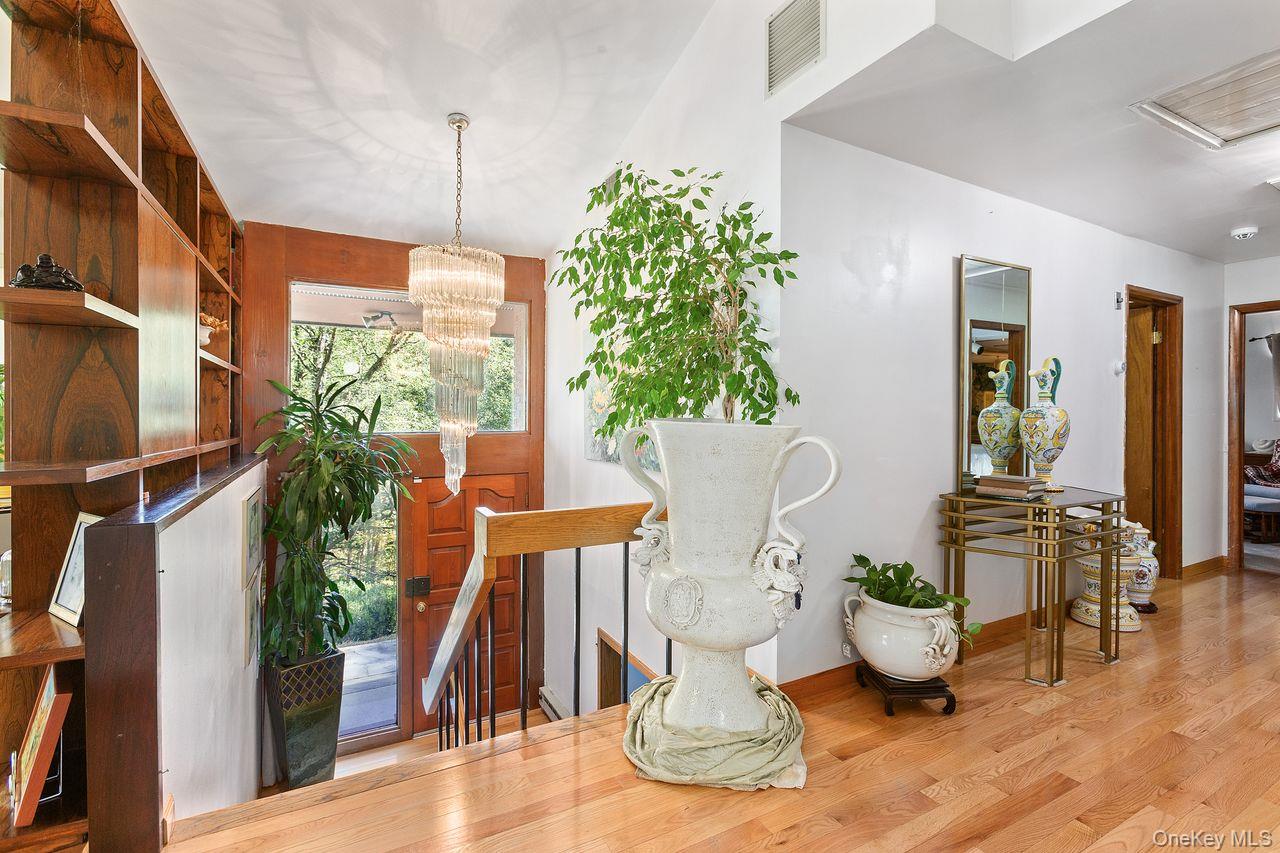 5 Crescent Lane, Putnam Valley, NY 10579