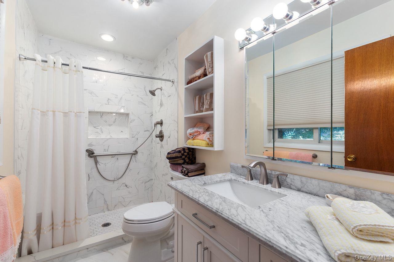 5 Crescent Lane, Putnam Valley, NY 10579