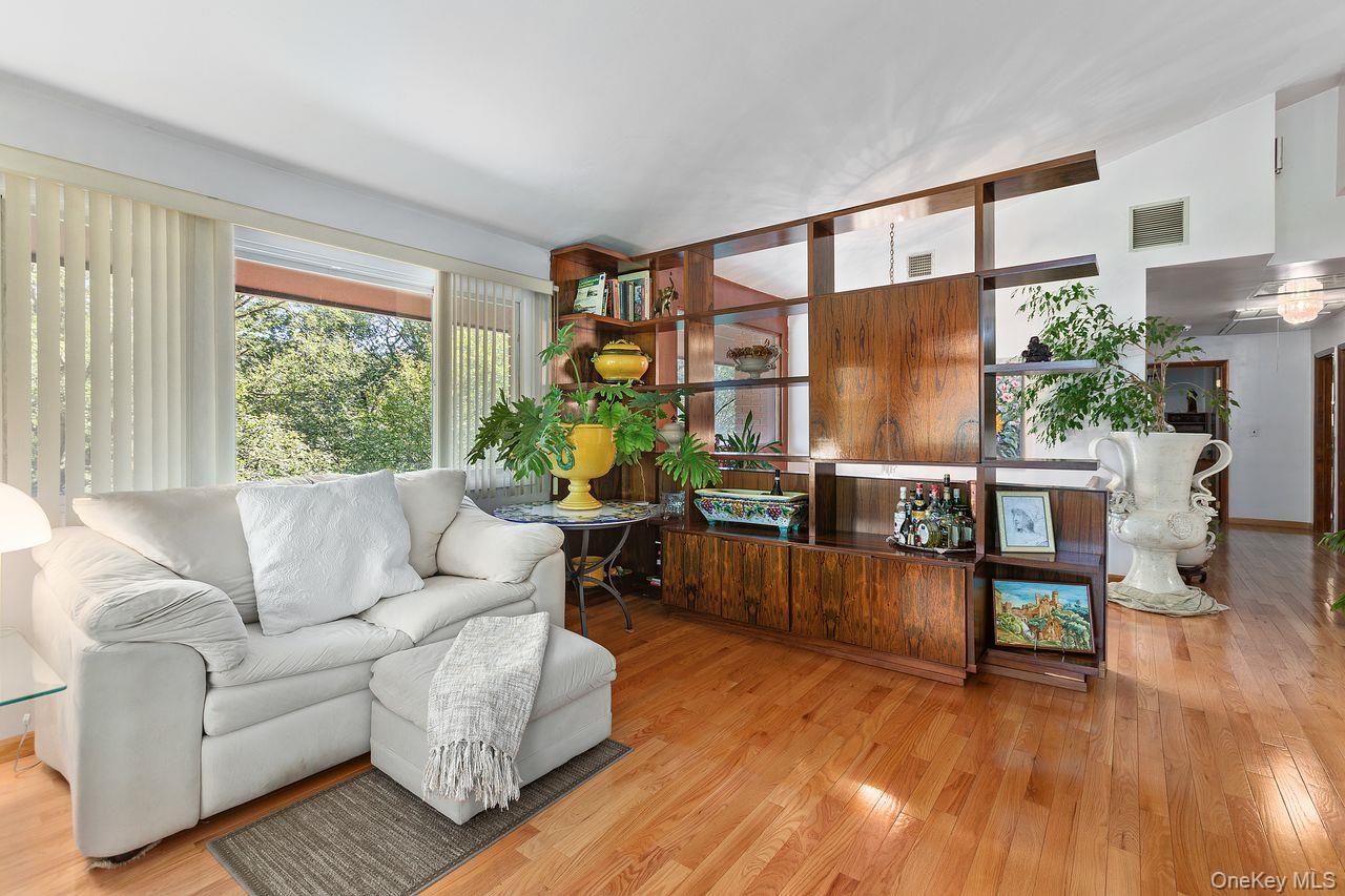 5 Crescent Lane, Putnam Valley, NY 10579