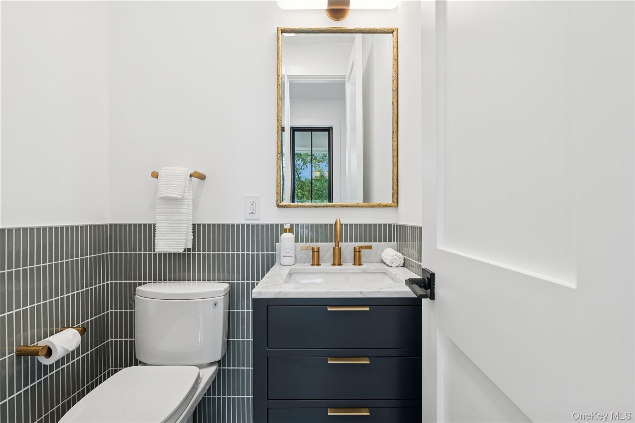 110 Crescent Court, Wading River, NY 11792