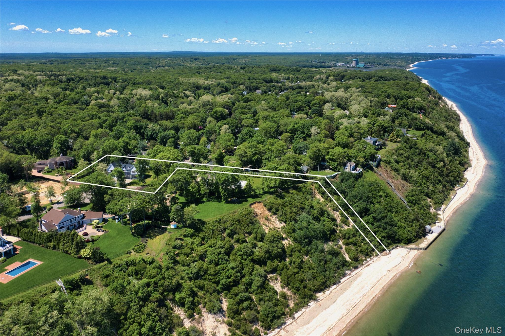 110 Crescent Court, Wading River, NY 11792