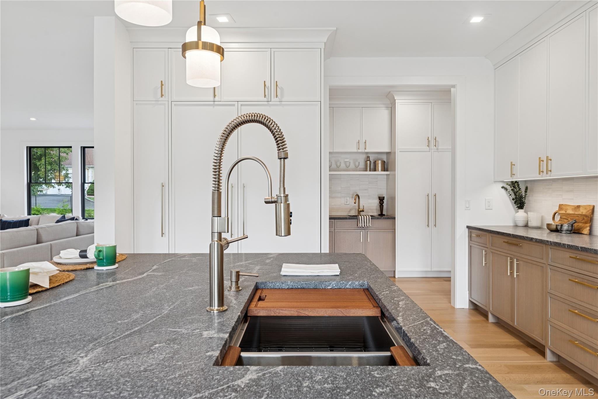 110 Crescent Court, Wading River, NY 11792