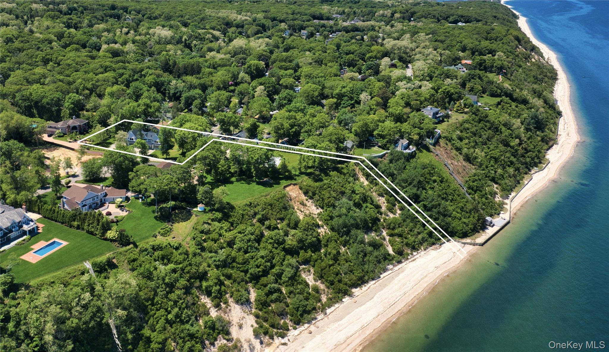 110 Crescent Court, Wading River, NY 11792