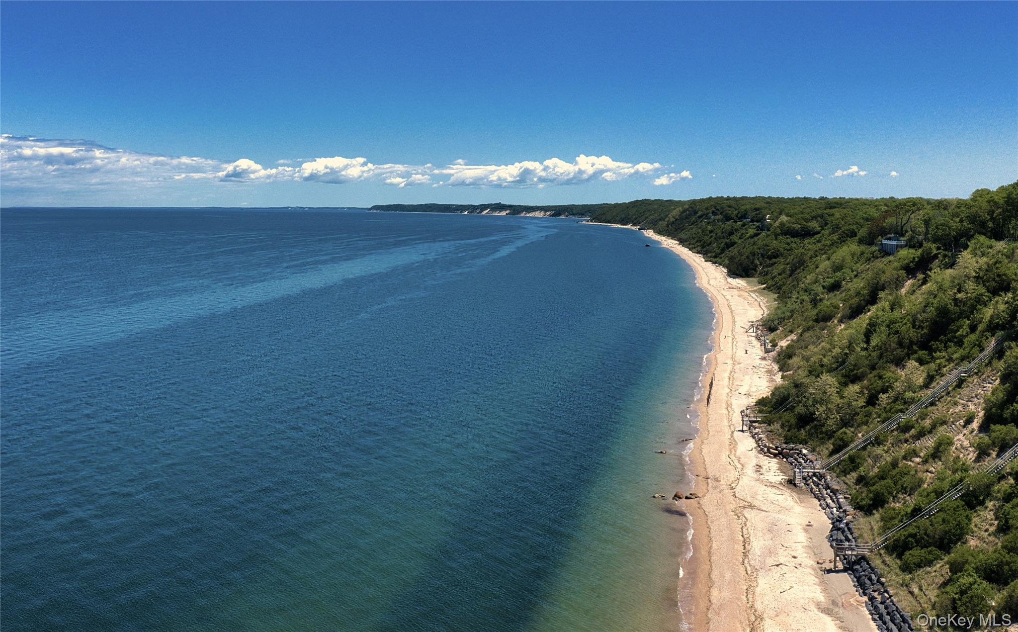 110 Crescent Court, Wading River, NY 11792