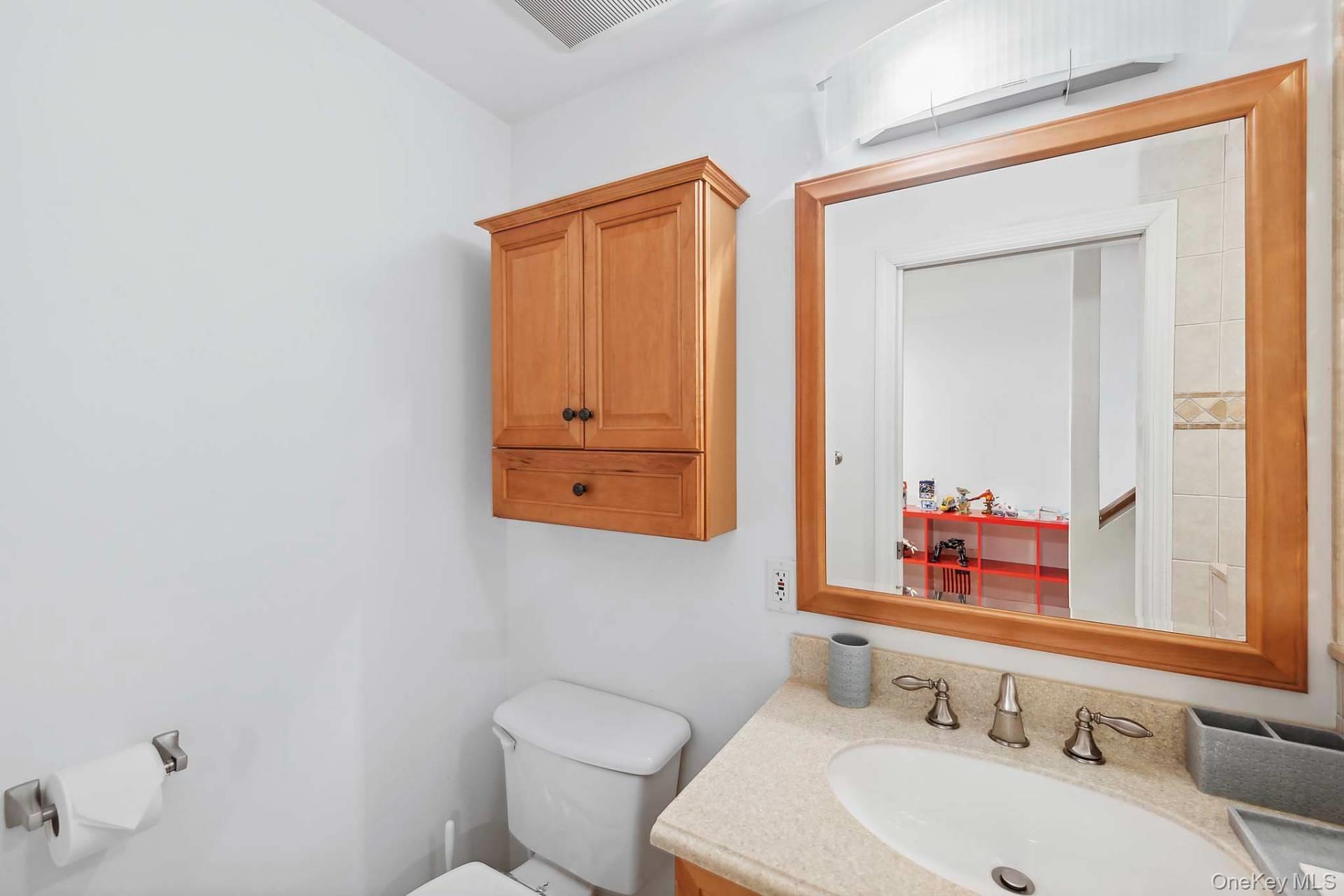 126 Middle Line Hwy, Water Mill, NY 11976