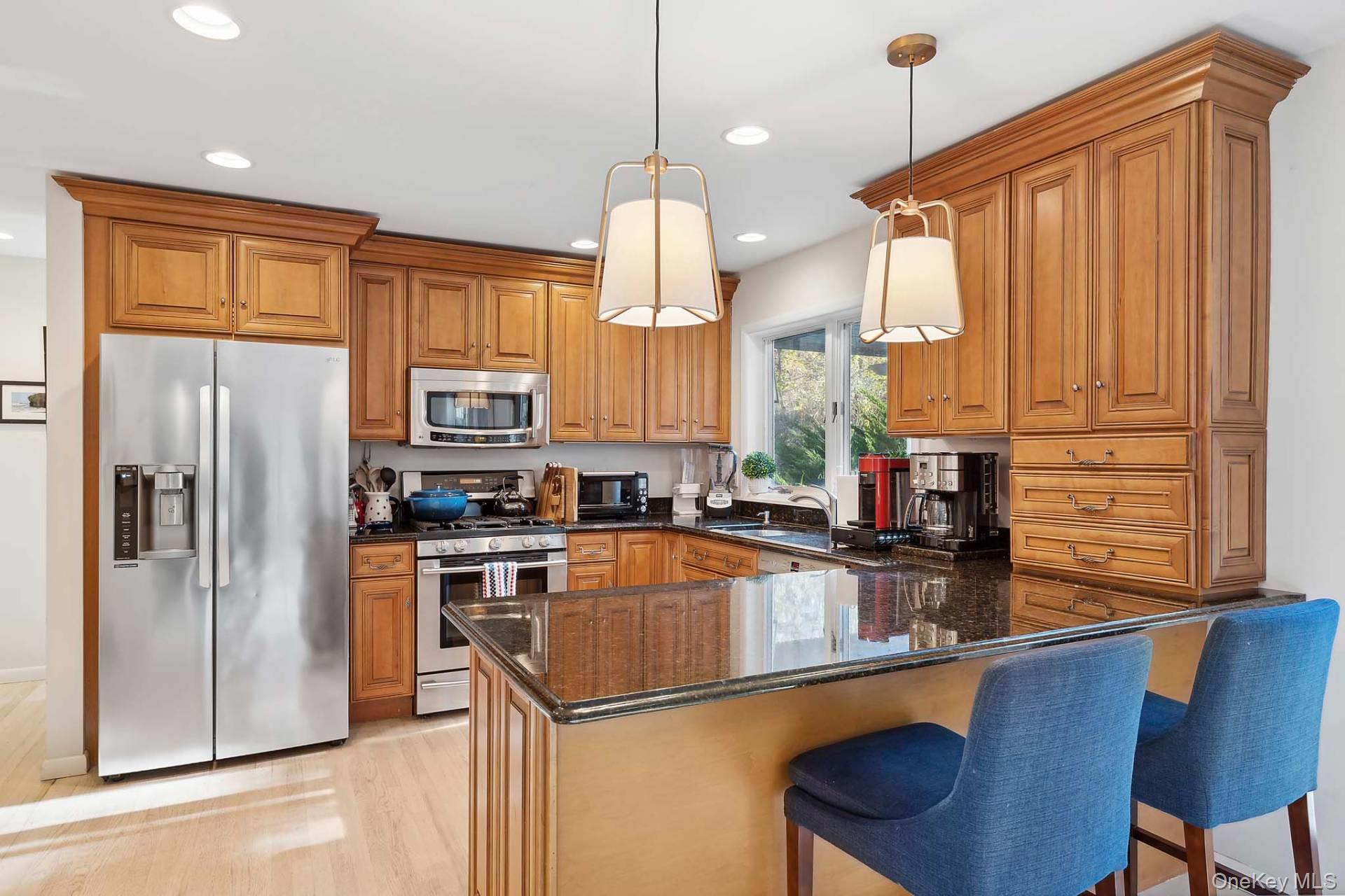 126 Middle Line Hwy, Water Mill, NY 11976