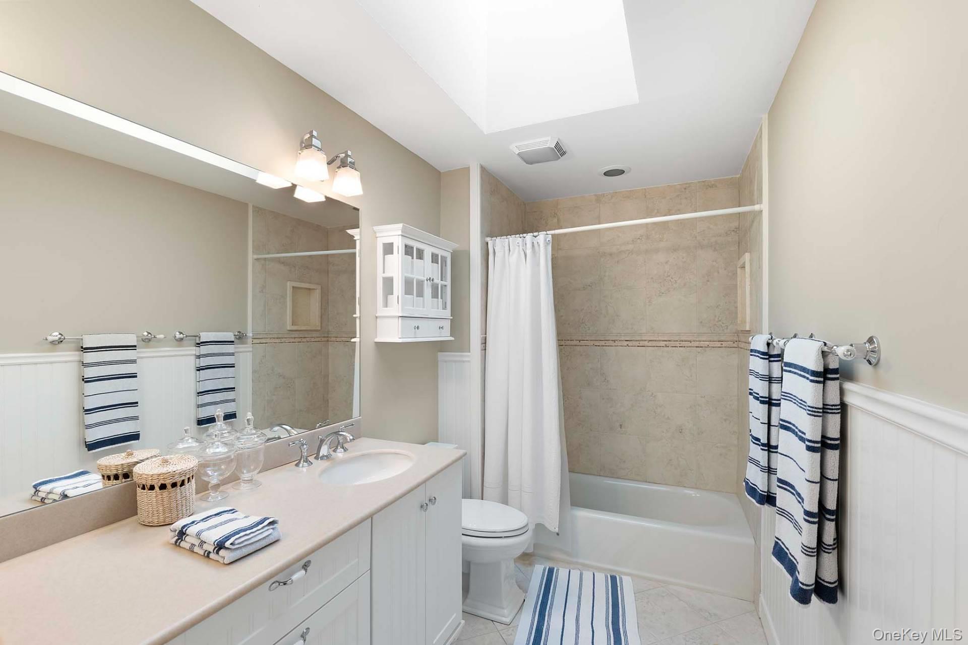 126 Middle Line Hwy, Water Mill, NY 11976