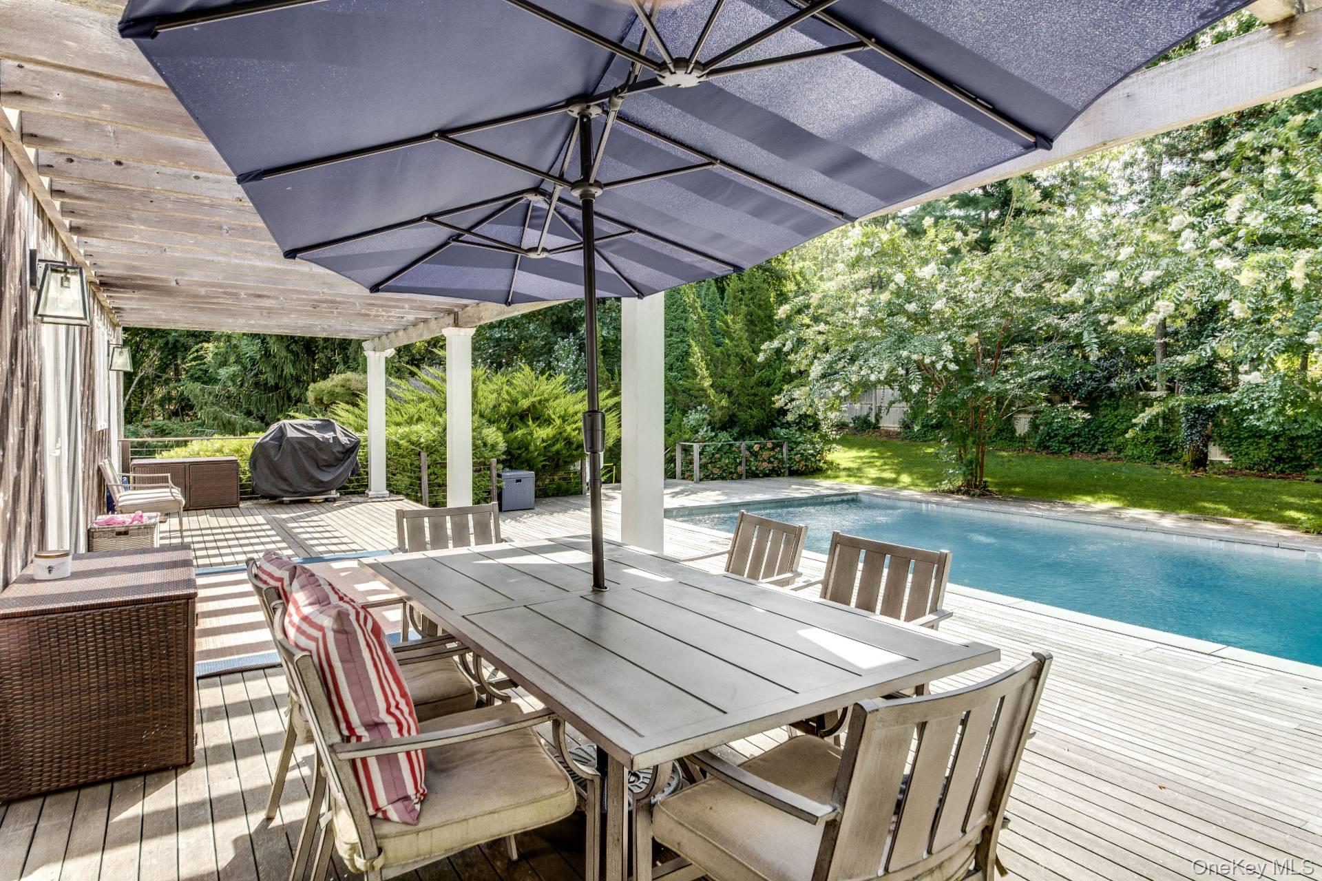 126 Middle Line Hwy, Water Mill, NY 11976