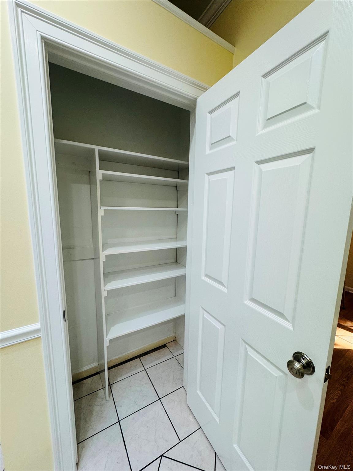 8 Rockledge Avenue, Ossining, NY 10562