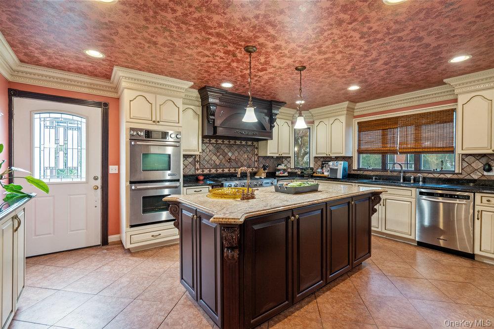 57 Southgate Road, Valley Stream, NY 11581