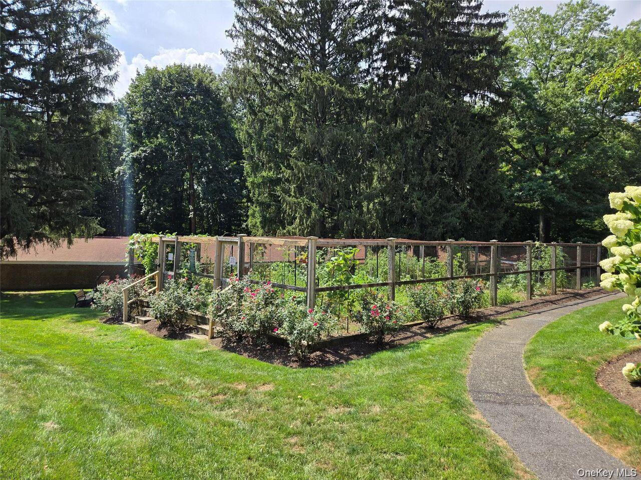 8 Bryant Crescent # 1B, White Plains, NY 10605