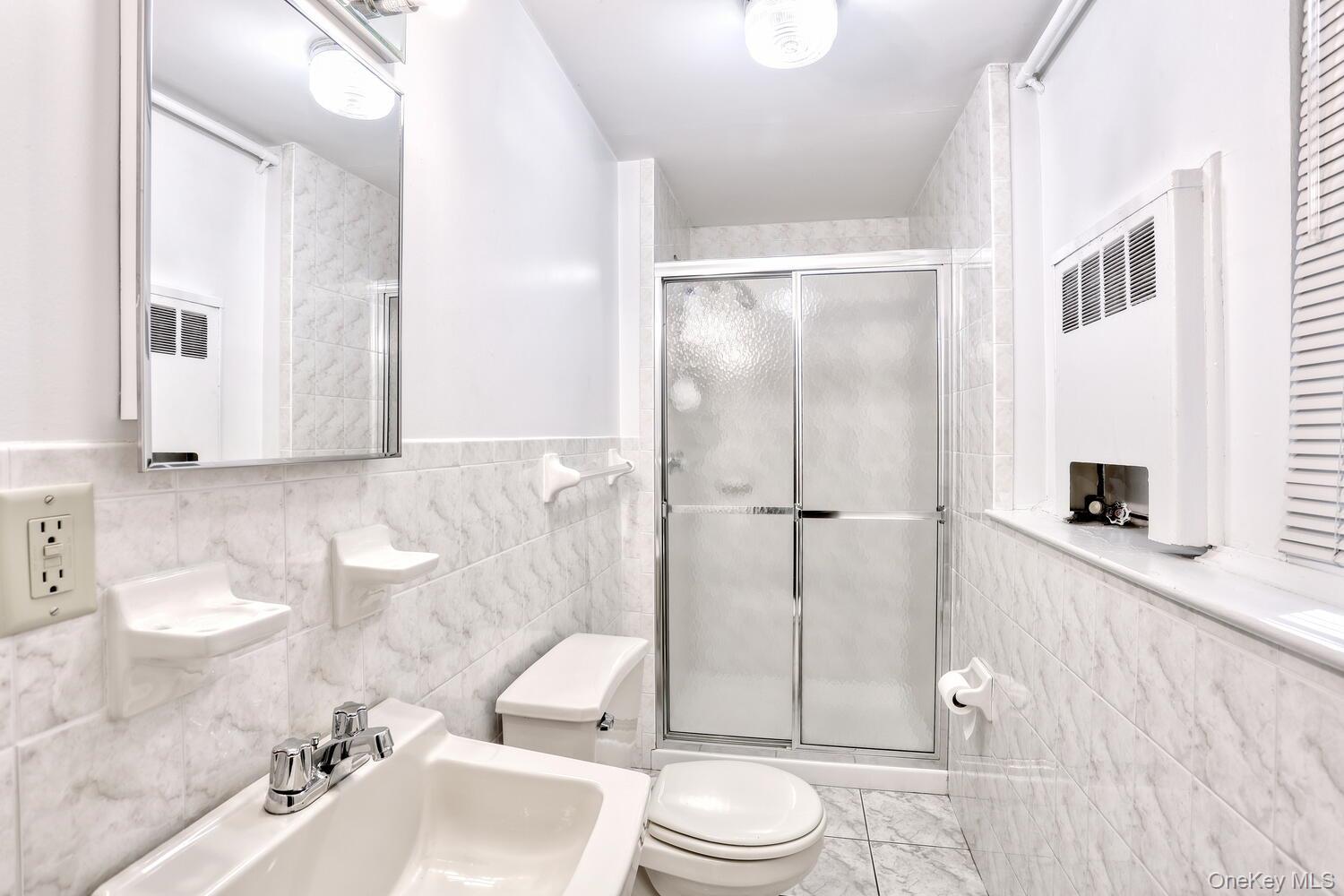 24 Hilltop Lane, Monsey, NY 10952