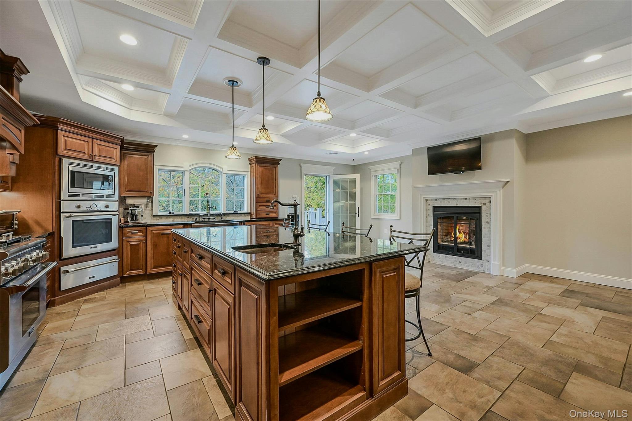 30 W Shore Road, Oakdale, NY 11769