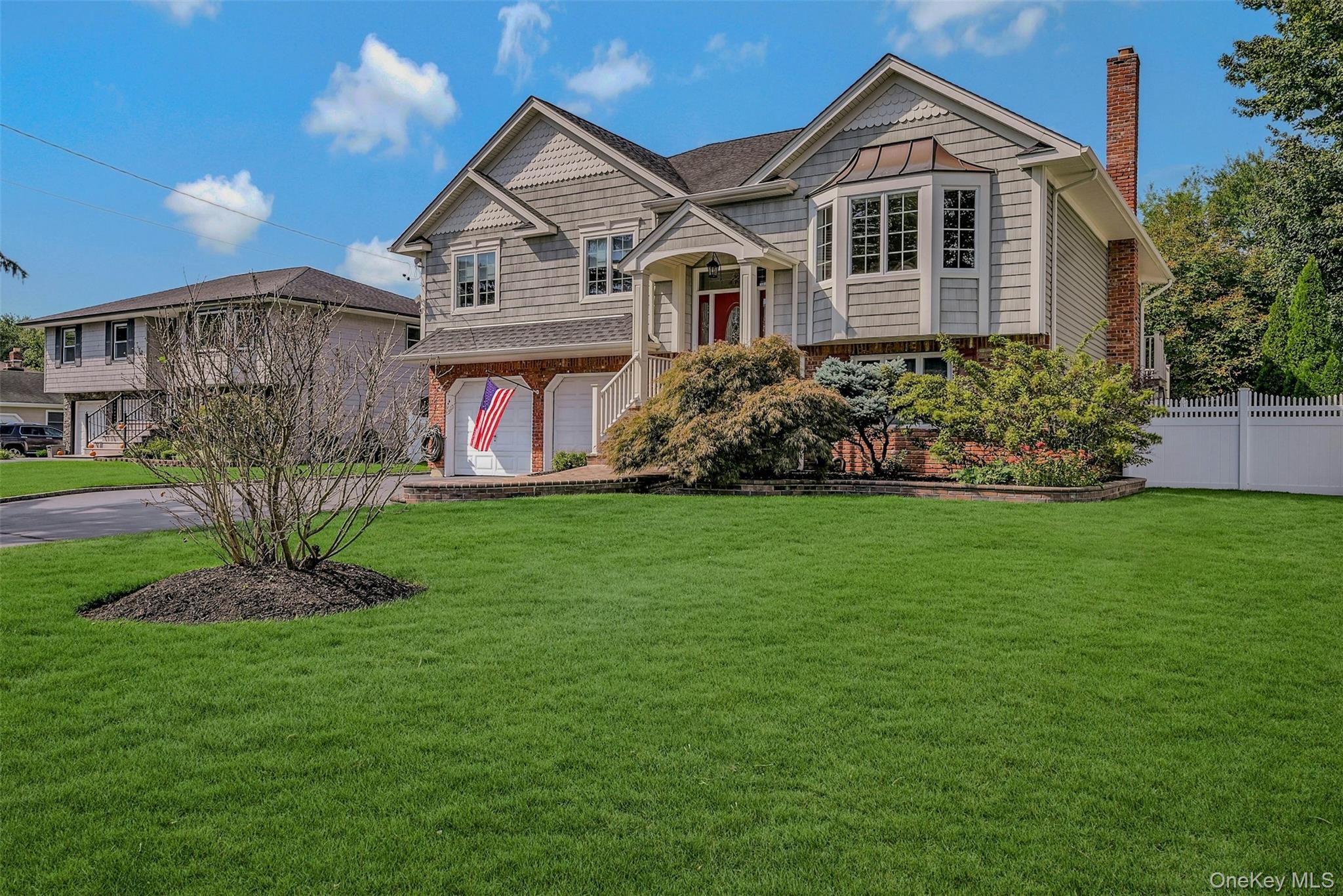 30 W Shore Road, Oakdale, NY 11769