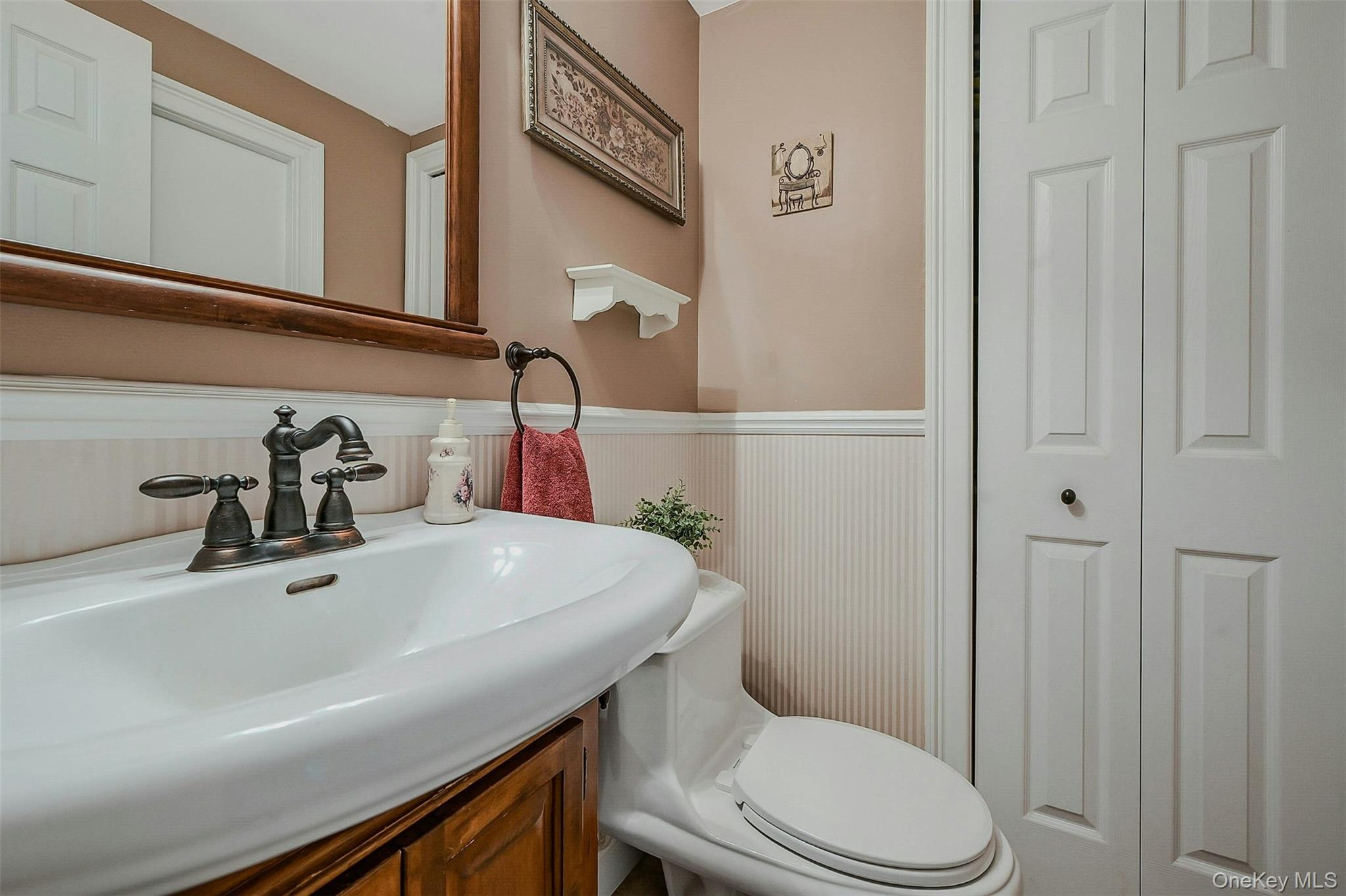 30 W Shore Road, Oakdale, NY 11769