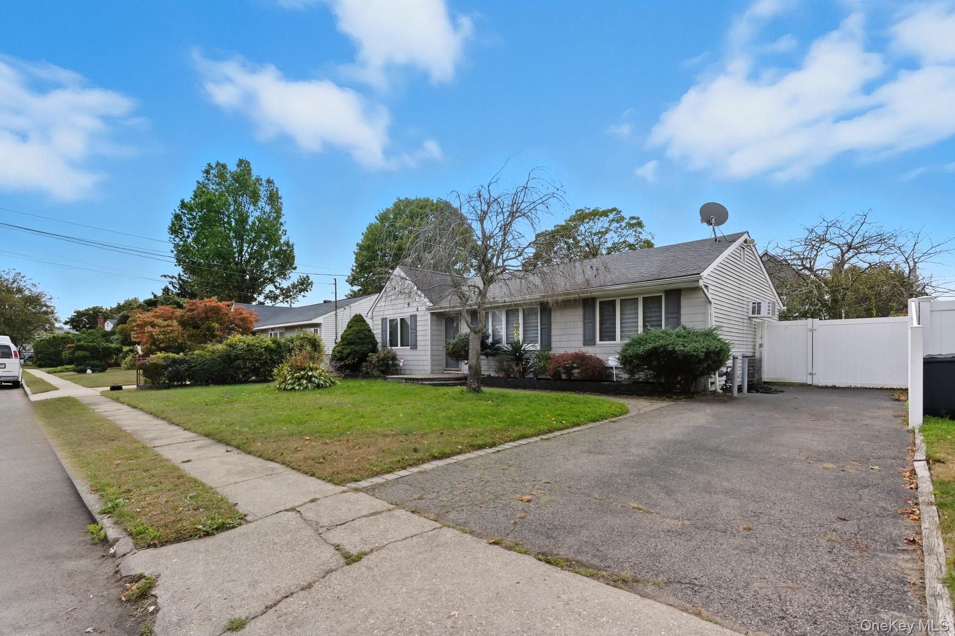 16 Burton Place, Lindenhurst, NY 11757