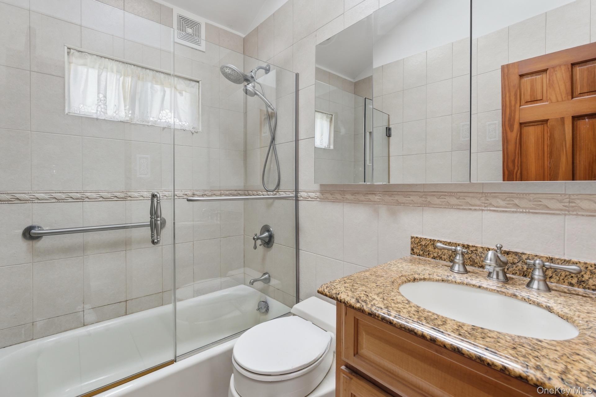 16 Burton Place, Lindenhurst, NY 11757