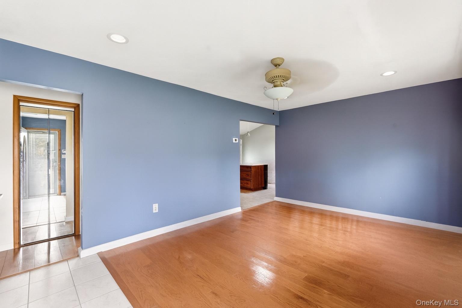 16 Burton Place, Lindenhurst, NY 11757