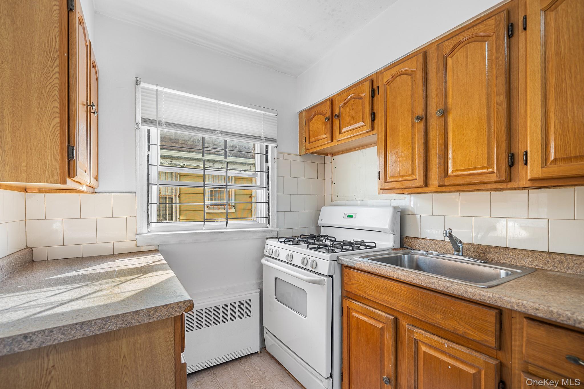 2711 Deerfield Road, Far Rockaway, NY 11691