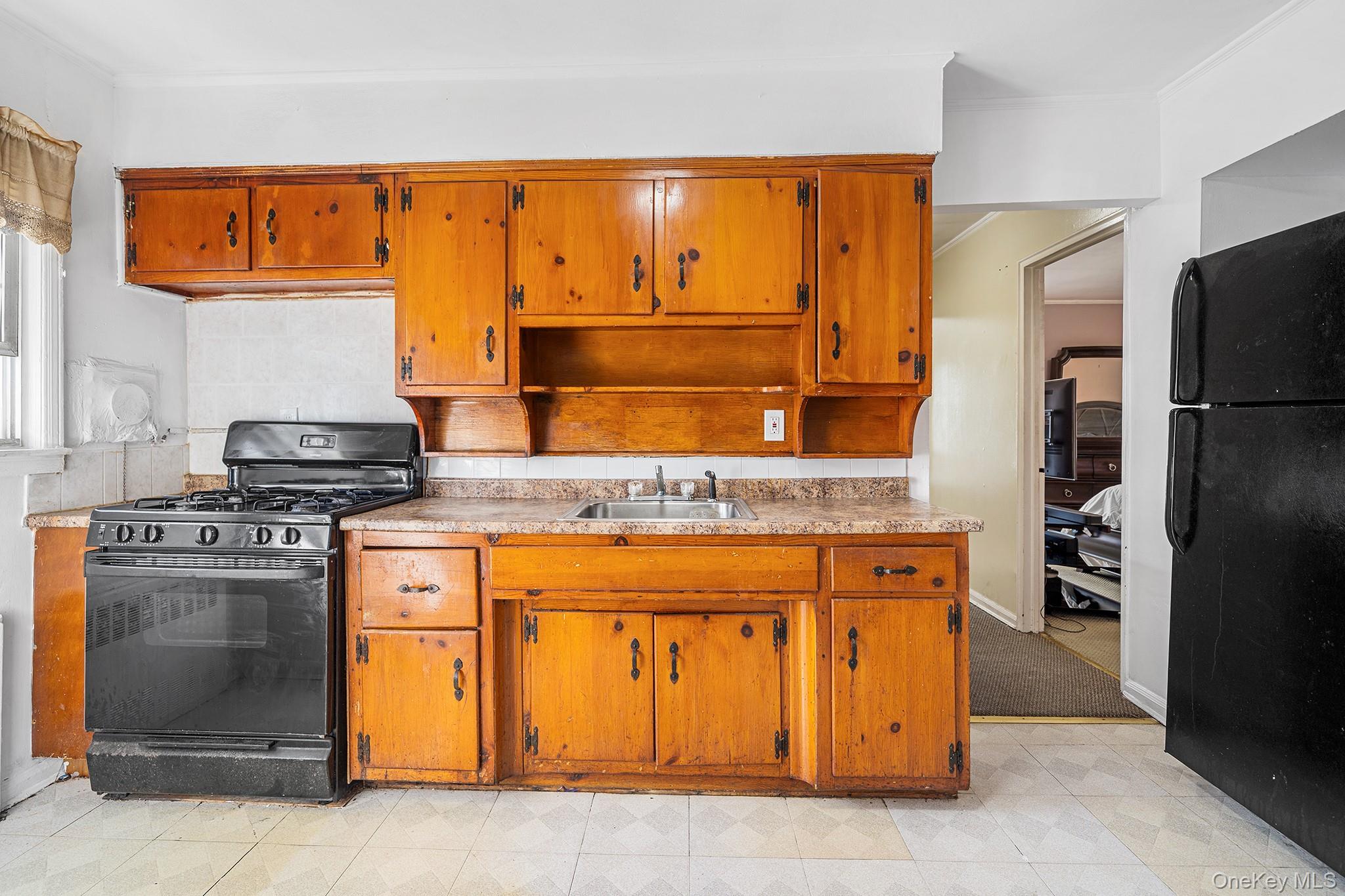 2711 Deerfield Road, Far Rockaway, NY 11691