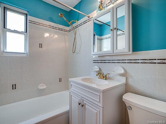 8168 Langdale Street # 263A, New Hyde Park, NY 11040