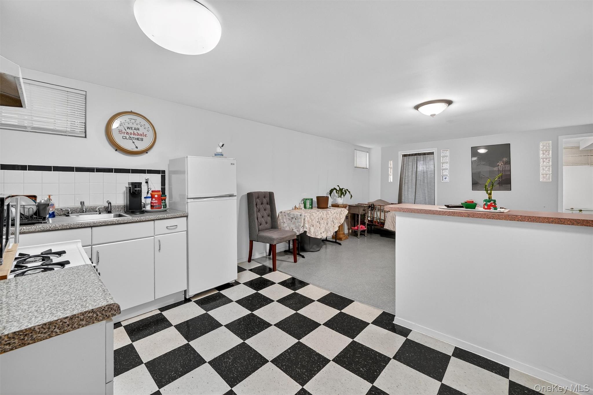 2131 Lurting Avenue, Bronx, NY 10461