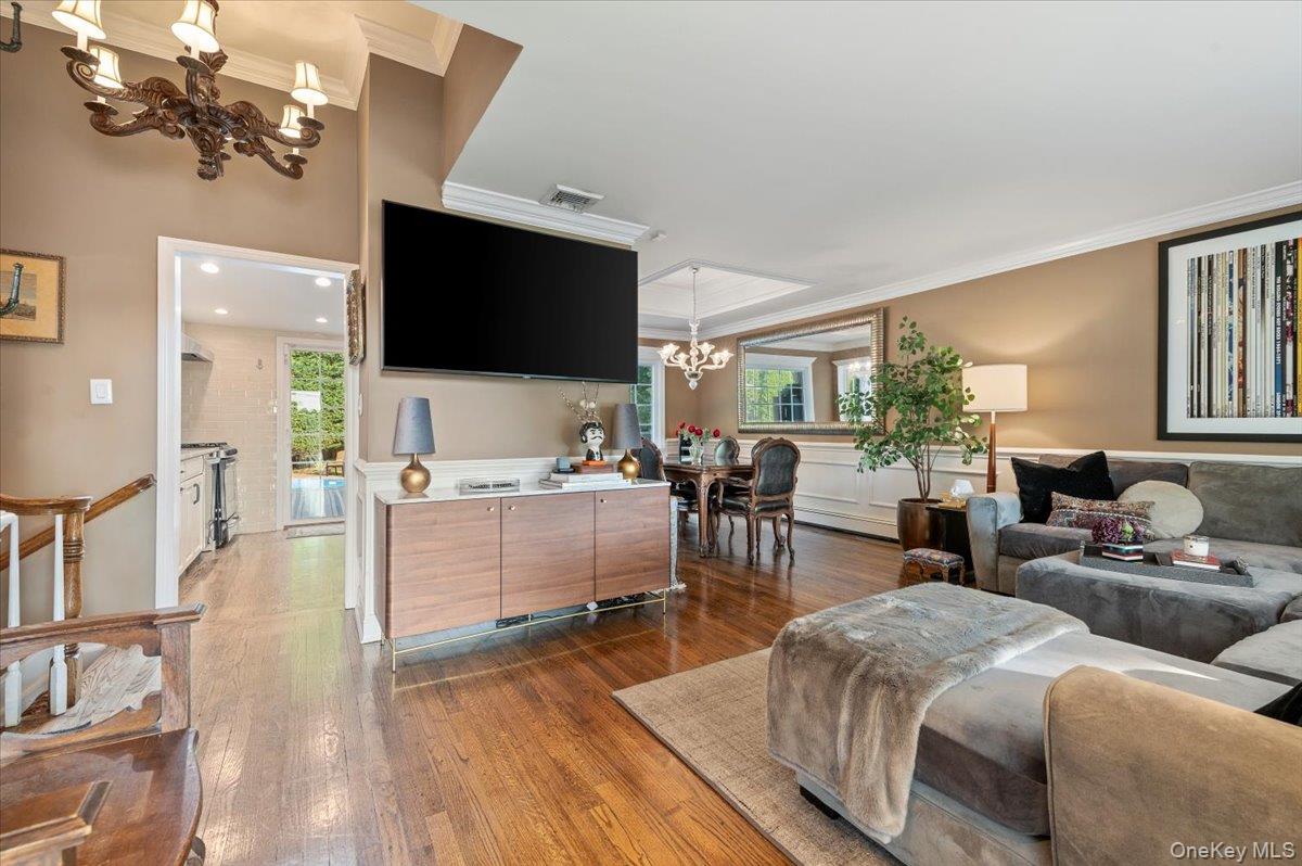 9 Flint Lane, Jericho, NY 11753