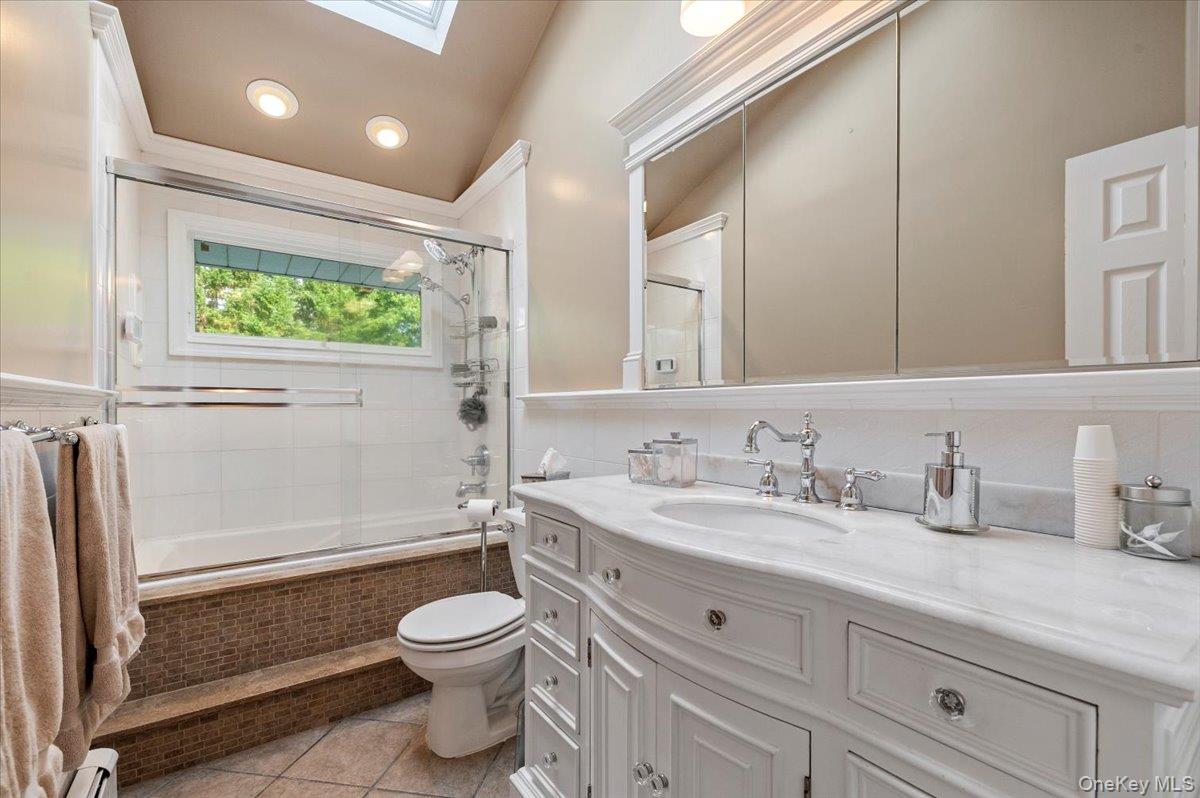 9 Flint Lane, Jericho, NY 11753