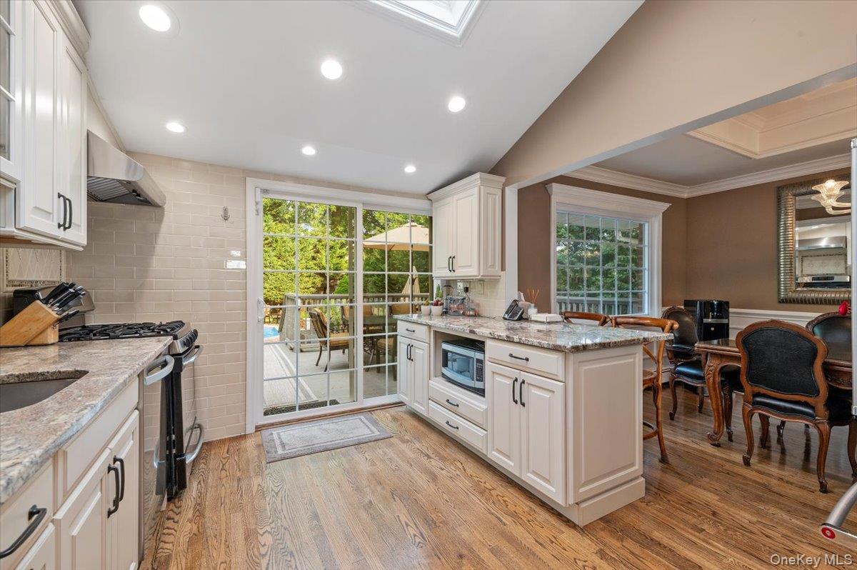 9 Flint Lane, Jericho, NY 11753