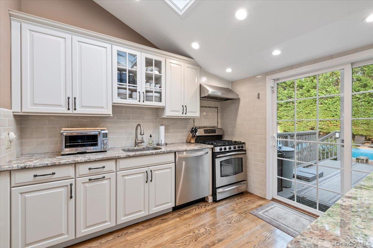 9 Flint Lane, Jericho, NY 11753