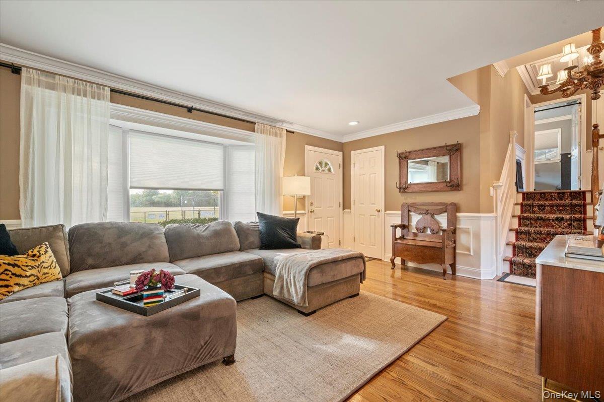 9 Flint Lane, Jericho, NY 11753