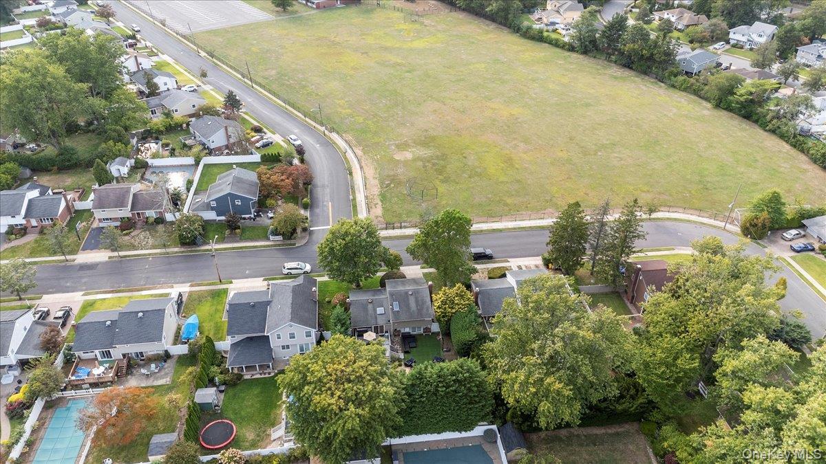 9 Flint Lane, Jericho, NY 11753