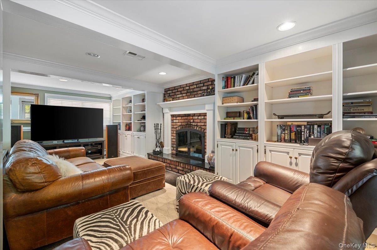 9 Flint Lane, Jericho, NY 11753