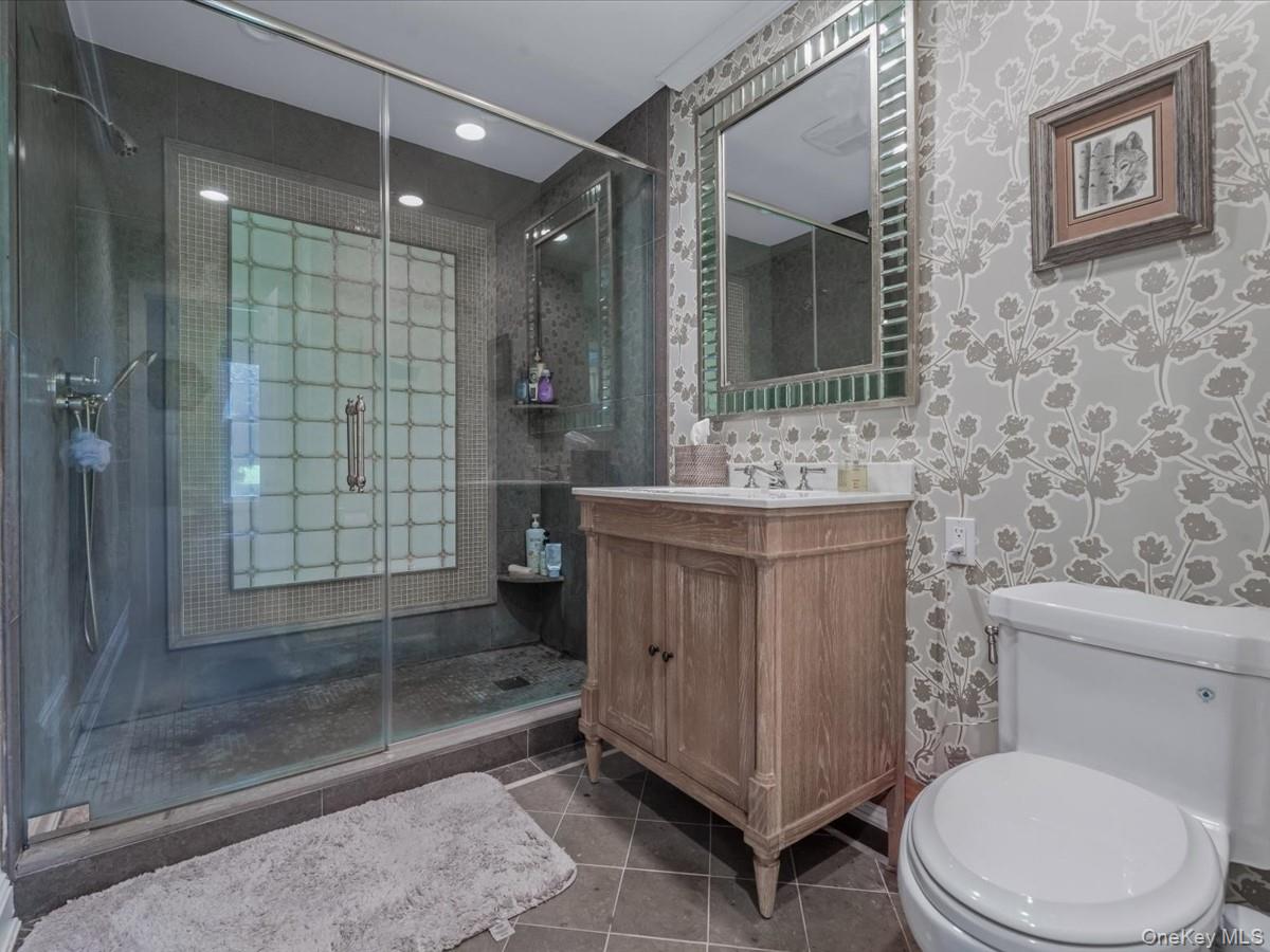 14 Farmstead Lane, Brookville, NY 11545