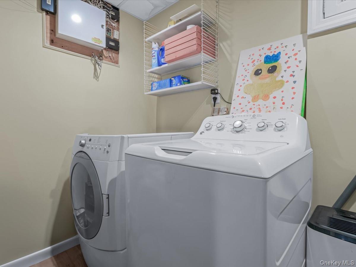 14 Farmstead Lane, Brookville, NY 11545