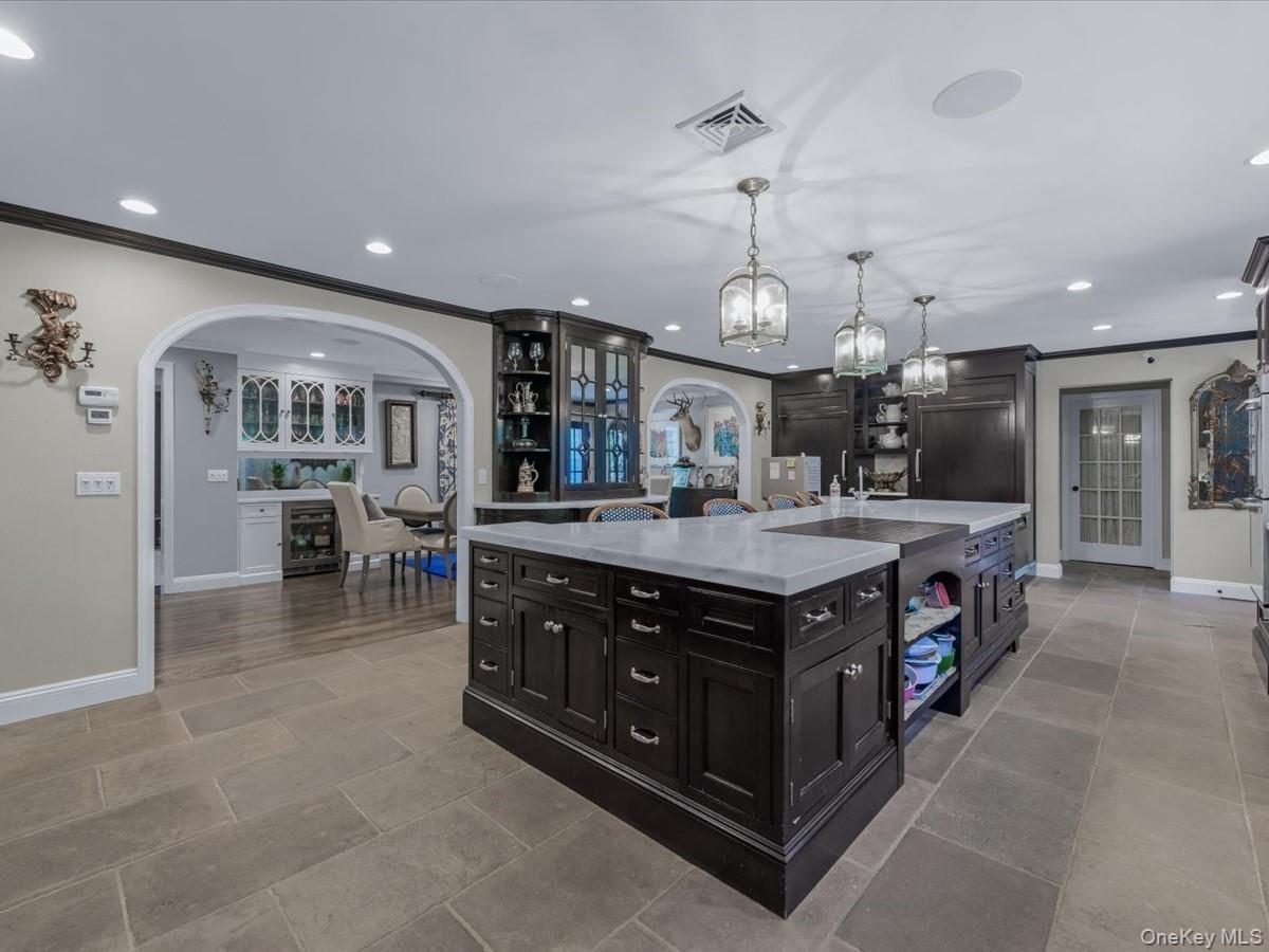 14 Farmstead Lane, Brookville, NY 11545