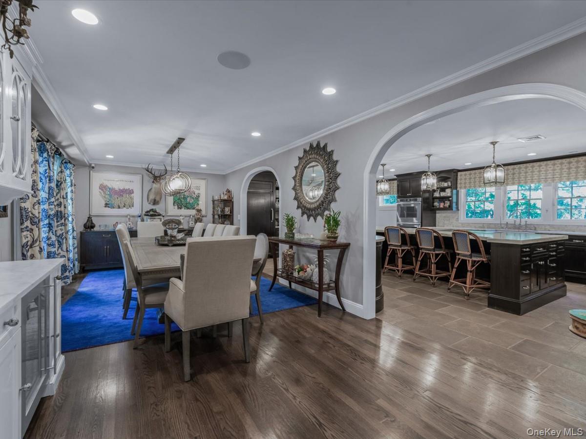 14 Farmstead Lane, Brookville, NY 11545