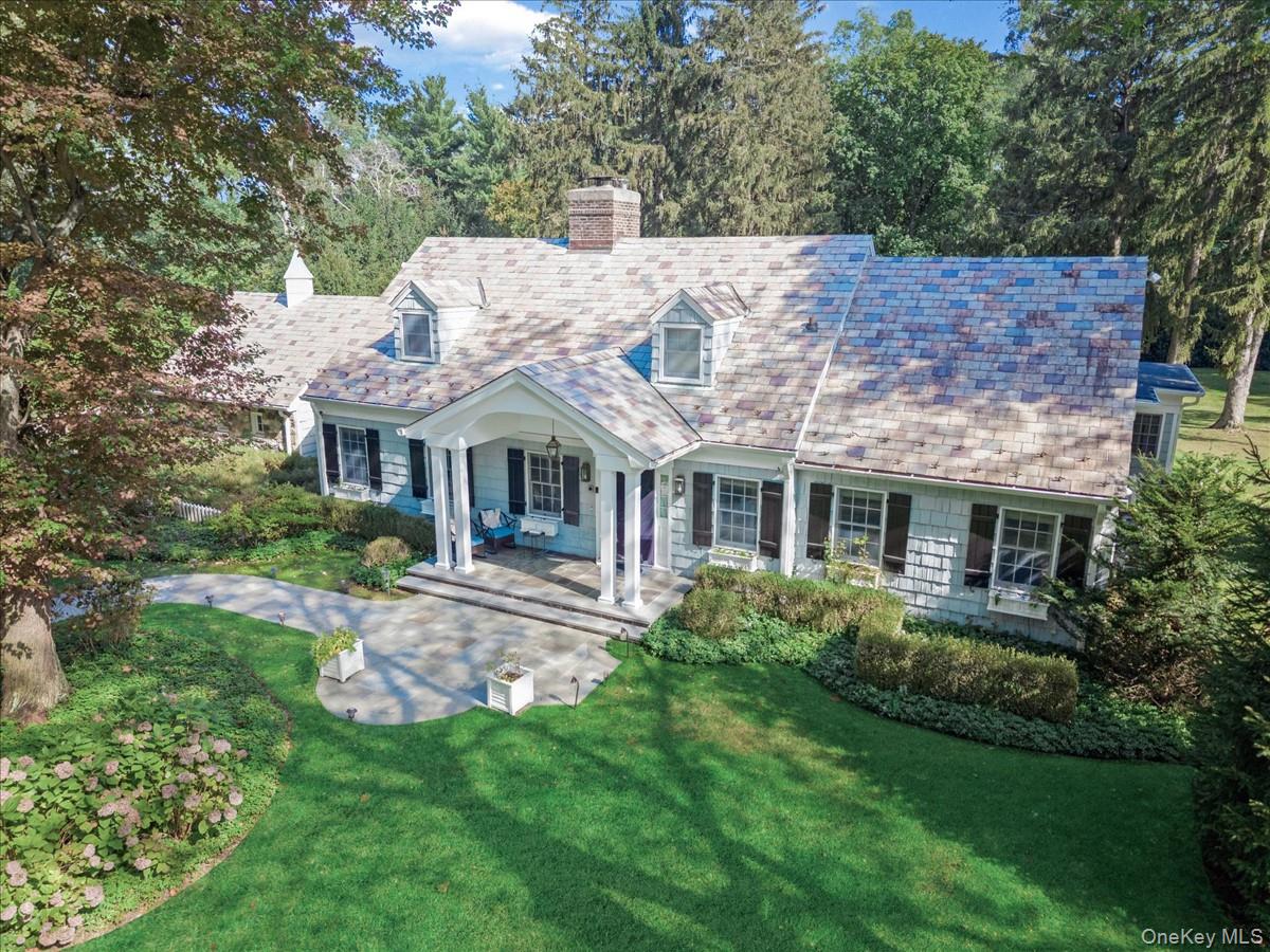 14 Farmstead Lane, Brookville, NY 11545